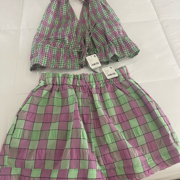 Cute short set!! - Picture 4 of 5